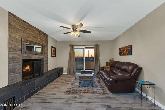 7141 N Camino De Fosforo, Tucson, AZ 85718