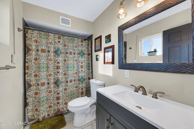 7141 N Camino De Fosforo, Tucson, AZ 85718