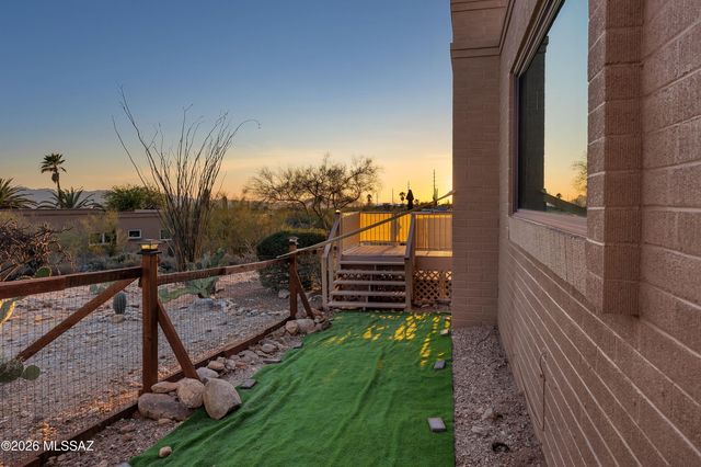 7141 N Camino De Fosforo, Tucson, AZ 85718