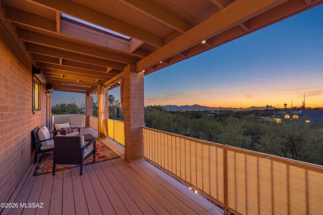 7141 N Camino De Fosforo, Tucson, AZ 85718