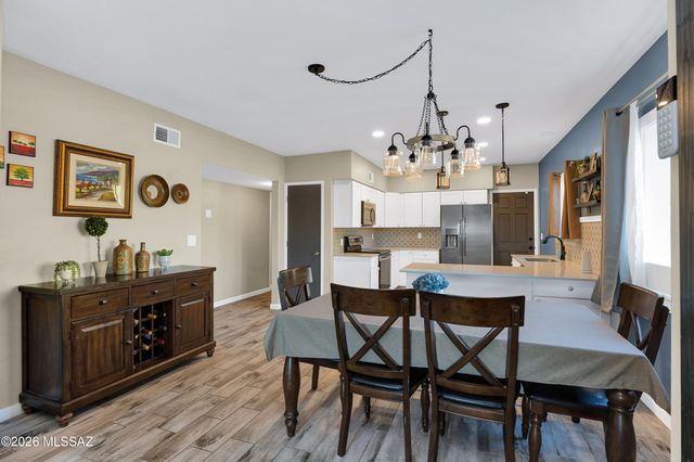 7141 N Camino De Fosforo, Tucson, AZ 85718