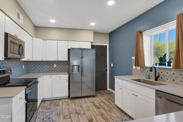 7141 N Camino De Fosforo, Tucson, AZ 85718