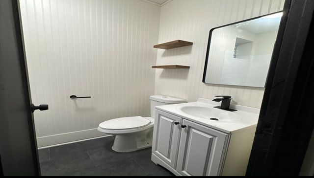 7357 S Saint Lawrence Avenue 1, Chicago, IL 60619