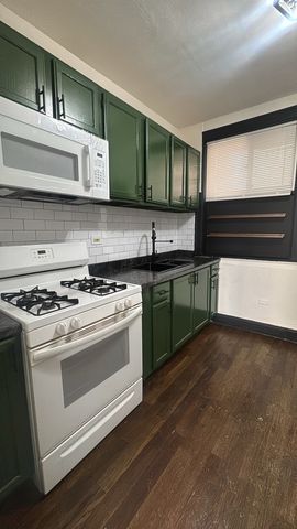 7357 S Saint Lawrence Avenue 1, Chicago, IL 60619