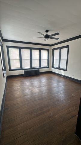 7357 S Saint Lawrence Avenue 1, Chicago, IL 60619