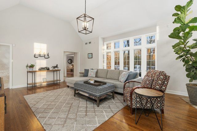 940 Mount Vernon Avenue, Lake Forest, IL 60045