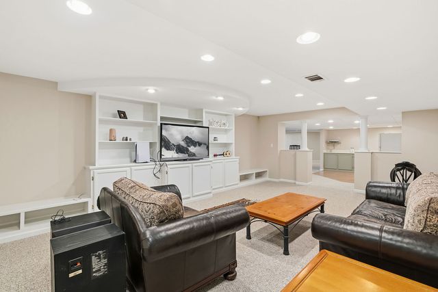 940 Mount Vernon Avenue, Lake Forest, IL 60045