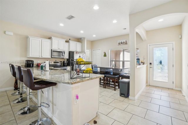 310 VILLA SORRENTO CIR, Other City - In The State Of Florida, FL 33844