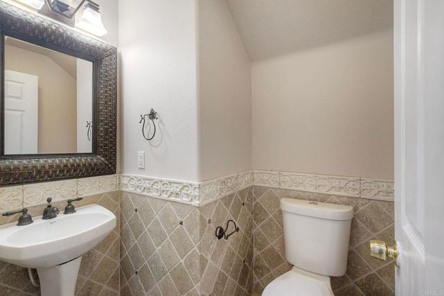 690 Jay Court, San Marcos, CA 92069