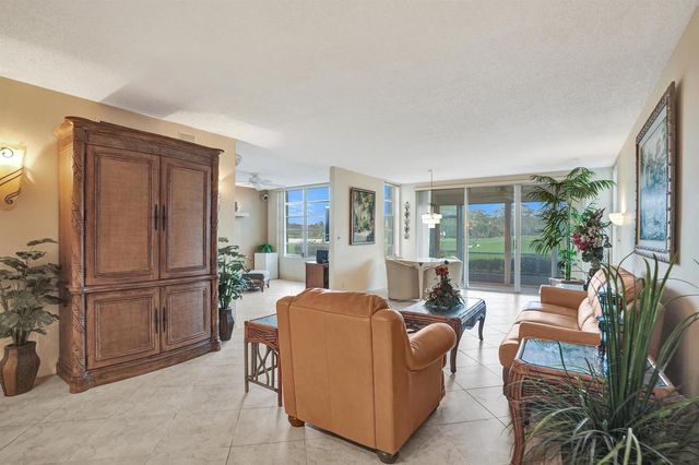 806 Cypress Boulevard 104, Pompano Beach, FL 33069