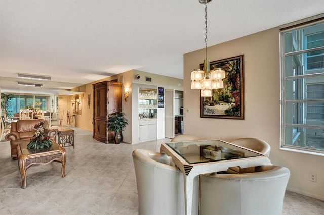 806 Cypress Boulevard 104, Pompano Beach, FL 33069