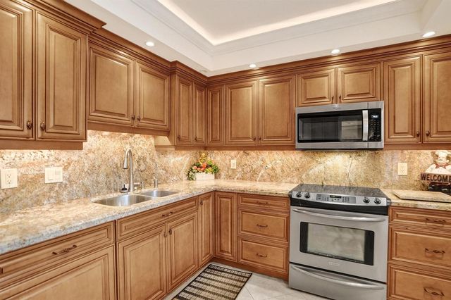 806 Cypress Boulevard 104, Pompano Beach, FL 33069