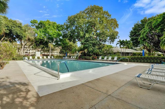 806 Cypress Boulevard 104, Pompano Beach, FL 33069