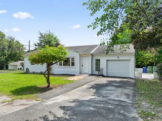 24 Holiday Hill, Waterbury, CT 06704
