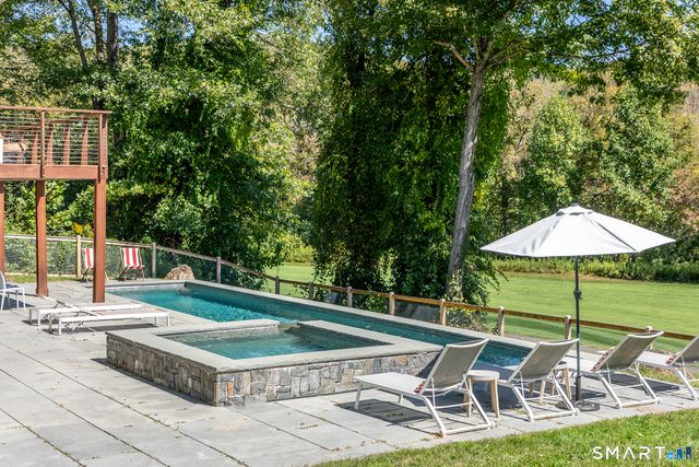 6 River Bend Lane, Sherman, CT 06784