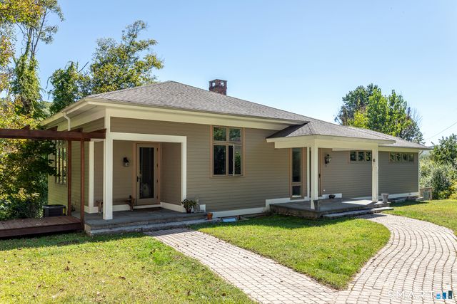 6 River Bend Lane, Sherman, CT 06784