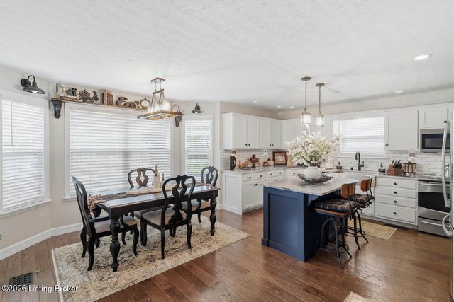 11001 Kaufman Farm Dr, Louisville, KY 40291