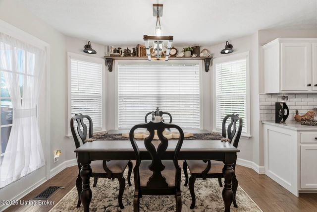 11001 Kaufman Farm Dr, Louisville, KY 40291