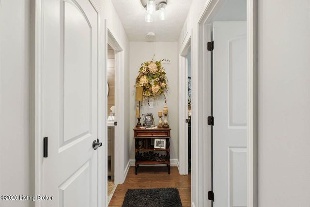 11001 Kaufman Farm Dr, Louisville, KY 40291