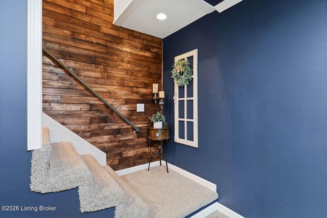 11001 Kaufman Farm Dr, Louisville, KY 40291