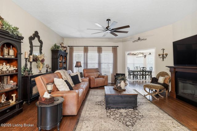11001 Kaufman Farm Dr, Louisville, KY 40291