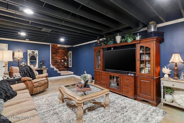 11001 Kaufman Farm Dr, Louisville, KY 40291