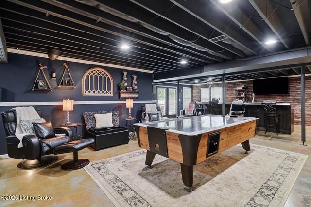 11001 Kaufman Farm Dr, Louisville, KY 40291
