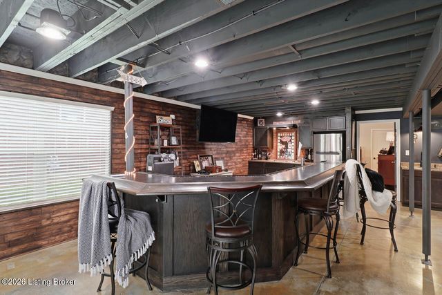 11001 Kaufman Farm Dr, Louisville, KY 40291
