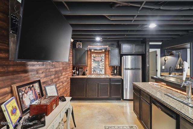 11001 Kaufman Farm Dr, Louisville, KY 40291