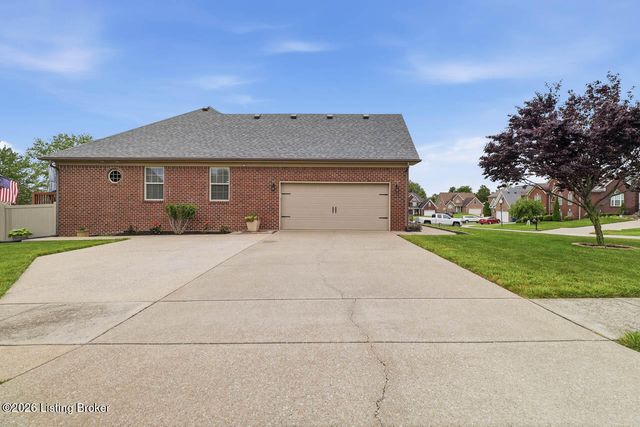 11001 Kaufman Farm Dr, Louisville, KY 40291