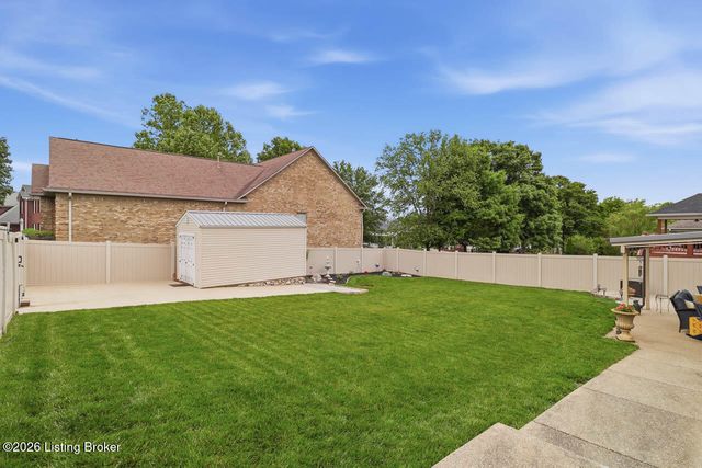 11001 Kaufman Farm Dr, Louisville, KY 40291