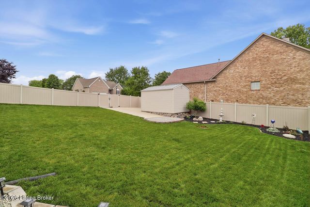 11001 Kaufman Farm Dr, Louisville, KY 40291