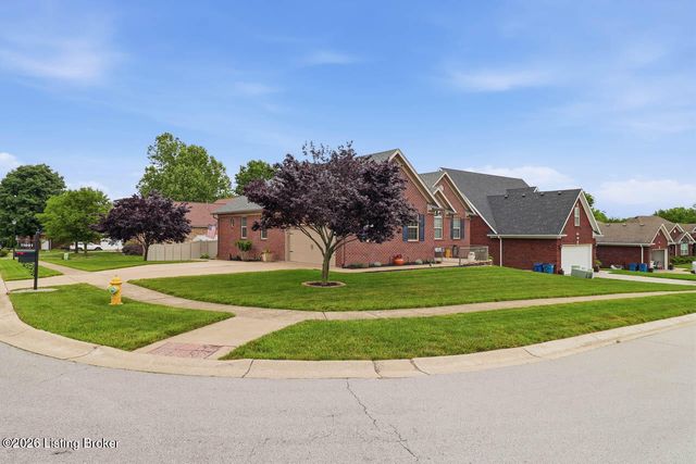 11001 Kaufman Farm Dr, Louisville, KY 40291