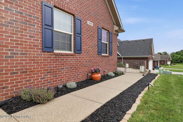 11001 Kaufman Farm Dr, Louisville, KY 40291