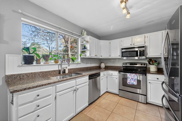 1352 Battery Glover Court, Charleston, SC 29412