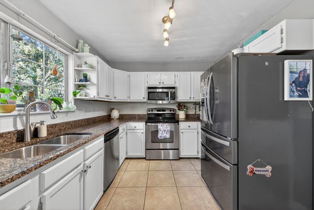 1352 Battery Glover Court, Charleston, SC 29412