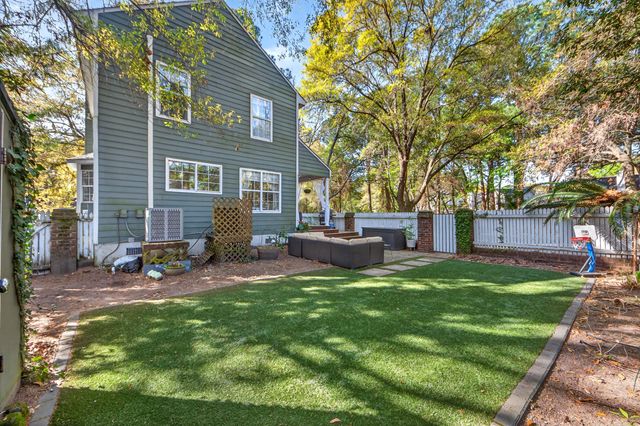 1352 Battery Glover Court, Charleston, SC 29412