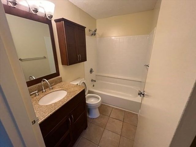 52 Silver Hill Ln 20, Natick, MA 01760