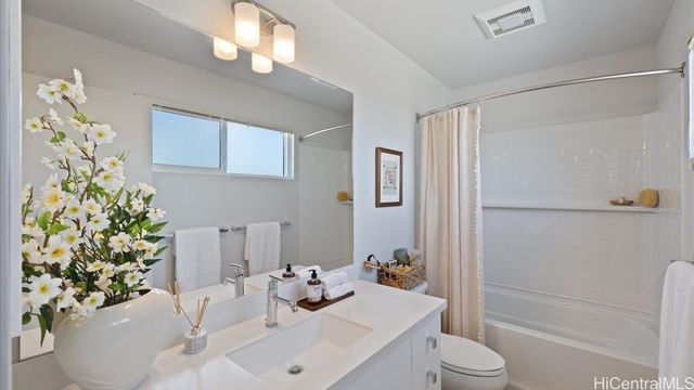 91-1170 Hoonaauao Street 1302, Kapolei, HI 96707