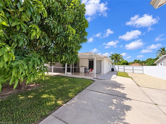 1728 54th TER SW, Naples, FL 34116