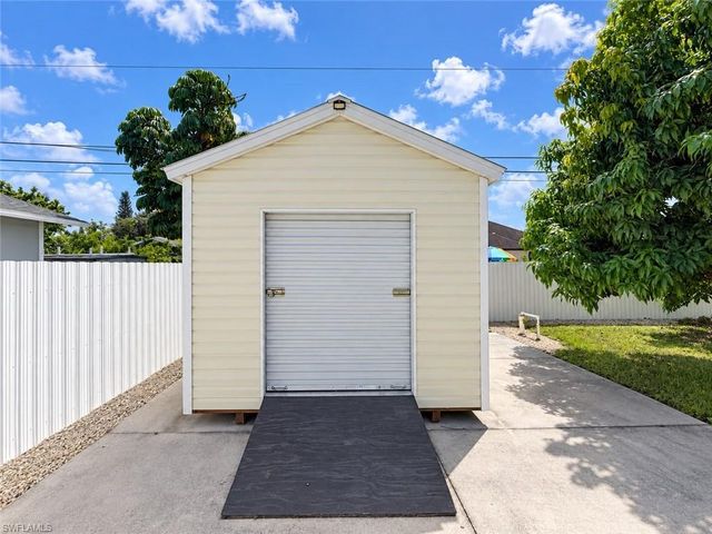 1728 54th TER SW, Naples, FL 34116