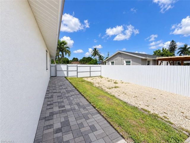 1728 54th TER SW, Naples, FL 34116