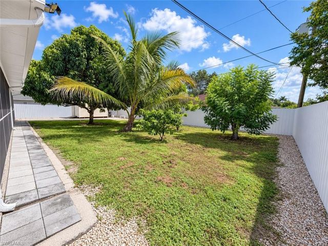 1728 54th TER SW, Naples, FL 34116