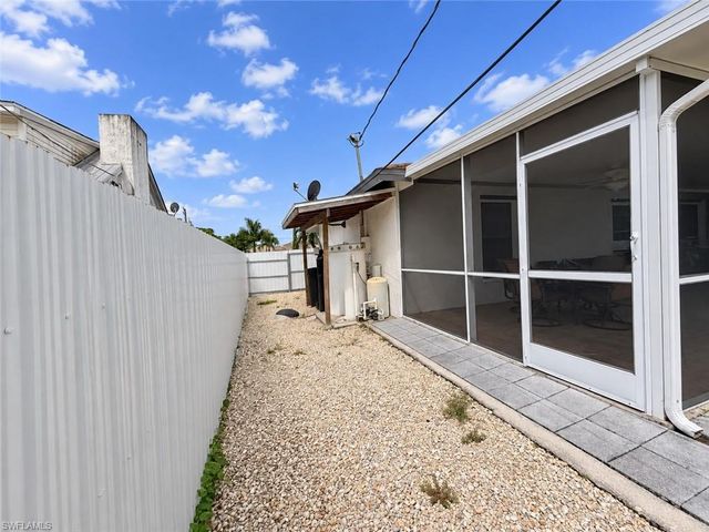 1728 54th TER SW, Naples, FL 34116