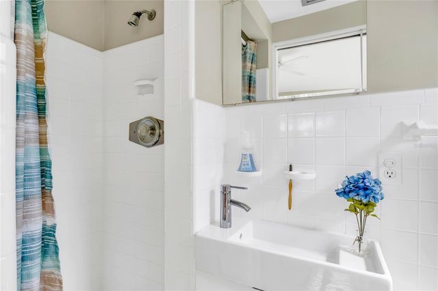 115 W WOODLAND DRIVE, Sanford, FL 32773