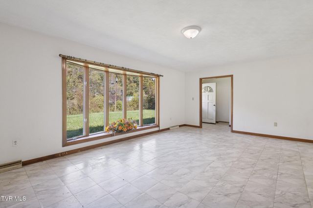 21466 Us Highway 58, Castlewood, VA 24224