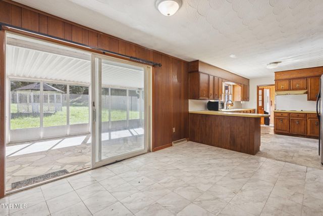 21466 Us Highway 58, Castlewood, VA 24224