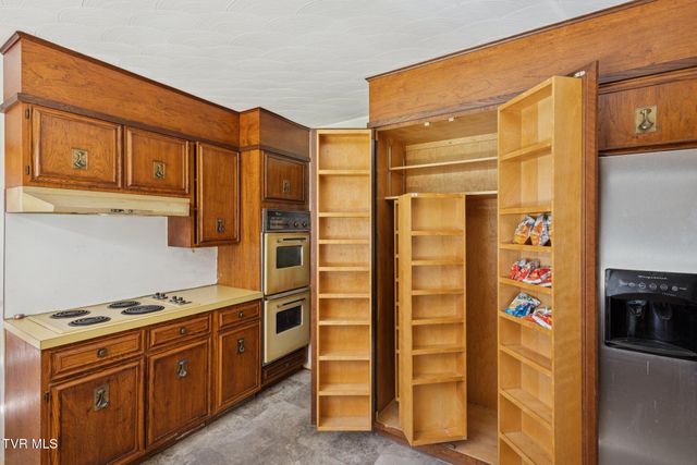 21466 Us Highway 58, Castlewood, VA 24224