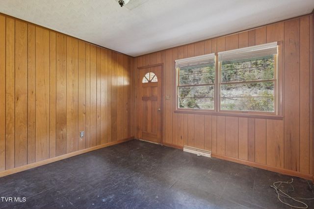 21466 Us Highway 58, Castlewood, VA 24224