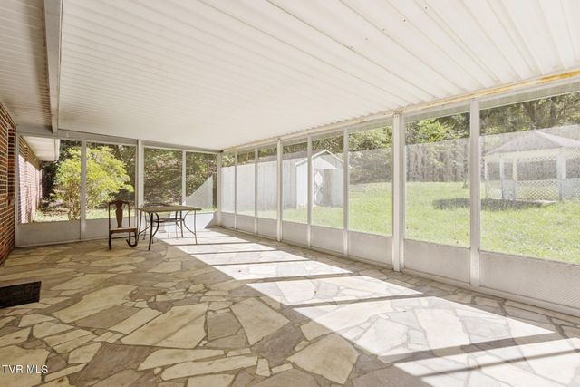 21466 Us Highway 58, Castlewood, VA 24224